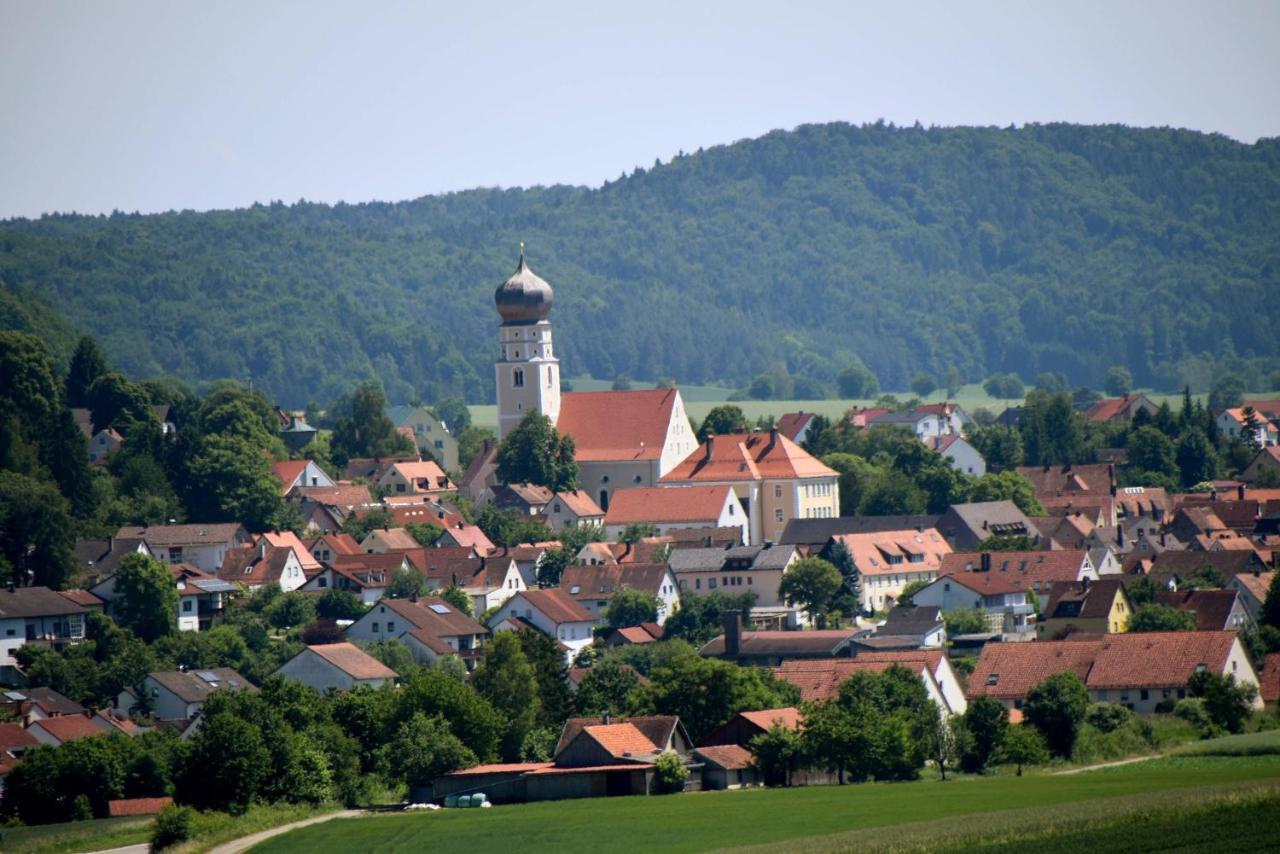 Hotel Gasthof Zum Loewen Velburg Dış mekan fotoğraf